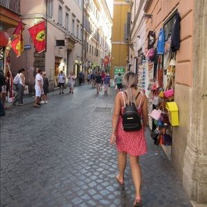 Meet your Posher, Helen